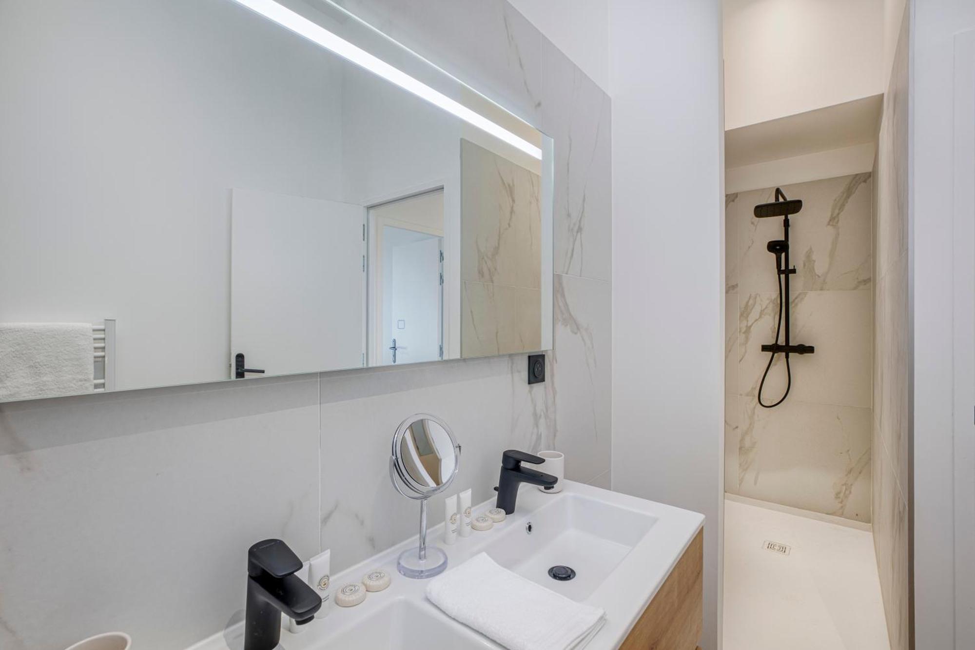 1 - Grand Appartement Spacieux Dans Un Chateau Du 17Eme Siecle, A 15Min De Lyon Vourles Εξωτερικό φωτογραφία