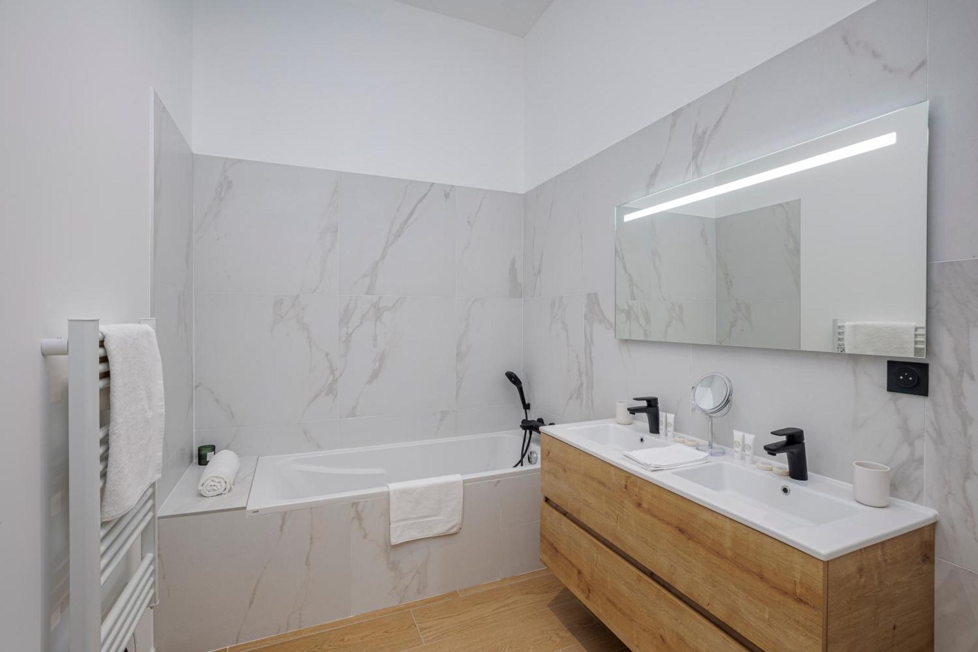 1 - Grand Appartement Spacieux Dans Un Chateau Du 17Eme Siecle, A 15Min De Lyon Vourles Εξωτερικό φωτογραφία